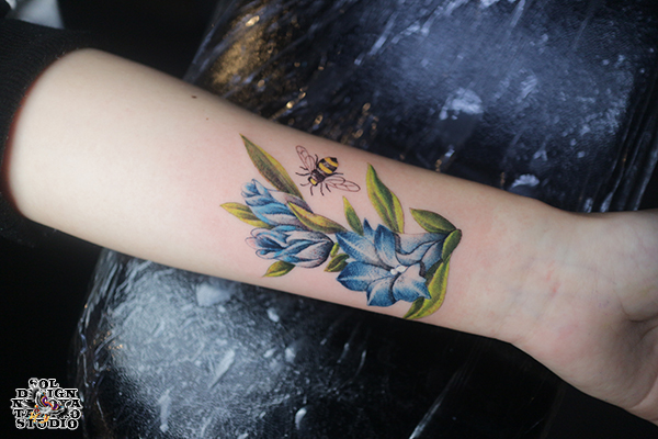 名古屋　タトゥー　女性